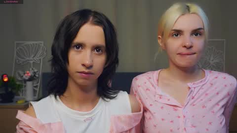 Snapshot of neldabestwick chatting on March 16, 8:02 pm Histori online show from March 16, 8:02 pm