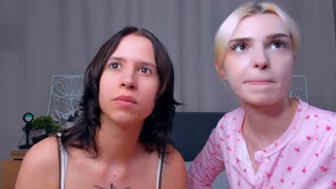 Snapshot of neldabestwick chatting on March 27, 9:14 pm Histori online show from March 27, 9:14 pm