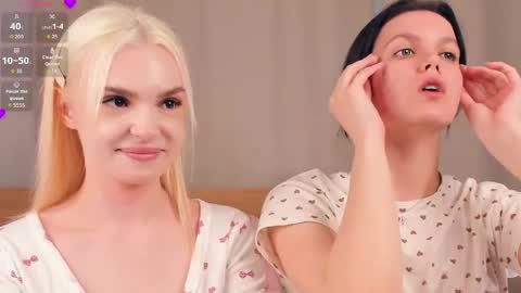 Snapshot of neldabestwick chatting on April 7, 7:31 am Histori online show from April 7, 7:31 am