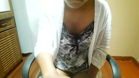 nelia_84 online show from July 20, 6:17 am
