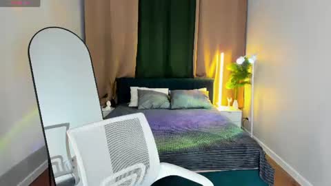 Snapshot of nelie_evans chatting on June 14, 5:15 pm nelie_evans online show from June 14, 5:15 pm
