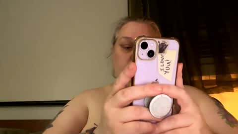 Snapshot of nellatlas chatting on November 11, 1:38 am Nellie Atlas online show from November 11, 1:38 am