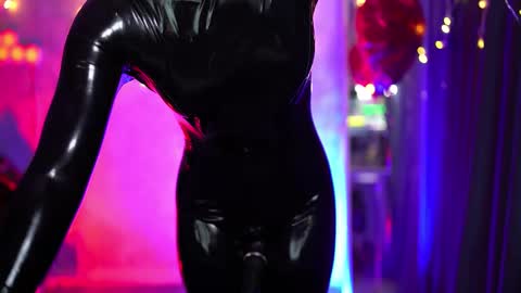    online show from March 26, 4:23 pm