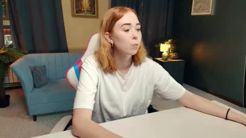 Snapshot of nelliemathers chatting on November 19, 7:58 pm Nelli online show from November 19, 7:58 pm