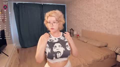 Snapshot of nelly_gloss chatting on June 12, 7:40 am nelly_gloss online show from June 12, 7:40 am