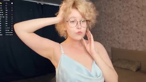 Snapshot of nelly_gloss chatting on June 14, 7:54 am nelly_gloss online show from June 14, 7:54 am