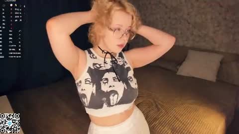 Snapshot of nelly_gloss chatting on June 21, 7:44 am nelly_gloss online show from June 21, 7:44 am