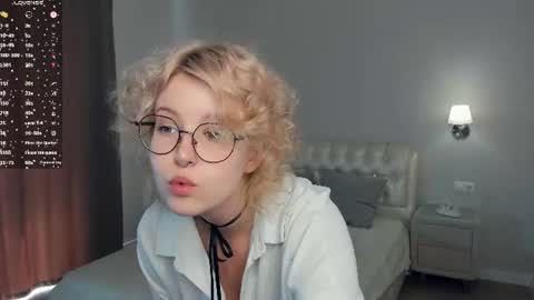 Snapshot of nelly_gloss chatting on July 19, 7:45 am nelly_gloss online show from July 19, 7:45 am