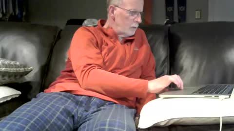 Snapshot of neman4u2c chatting on April 27, 12:52 am Jack online show from April 27, 12:52 am