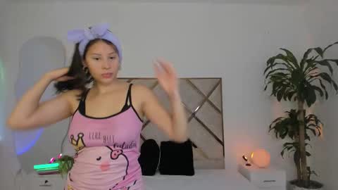 Snapshot of nenaarisk chatting on February 6, 1:47 pm nenaarisk online show from February 6, 1:47 pm