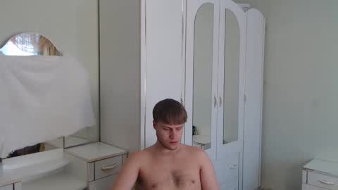 Snapshot of nenvol1 chatting on February 16, 2:32 pm better ask online show from February 16, 2:32 pm