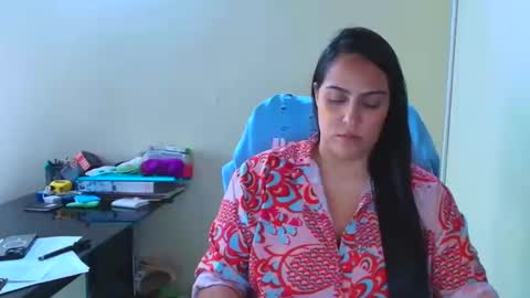 kelly lopez online show from October 25, 5:30 pm