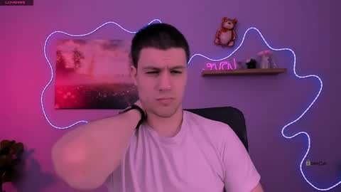 neo_raze_ online show from March 29, 6:52 pm