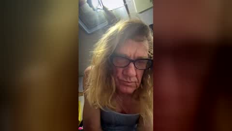 neocrete online show from April 14, 9:37 am