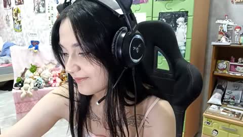 Mia online show from September 26, 10:08 am