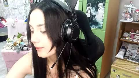 Mia online show from October 3, 10:01 am