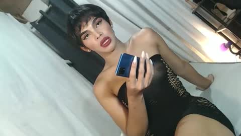 neomi online show from January 8, 3:25 pm