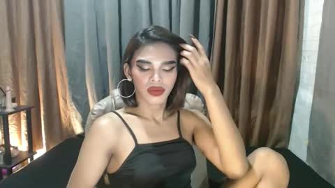 Snapshot of neomi_hardcock chatting on February 7, 2:32 pm neomi online show from February 7, 2:32 pm