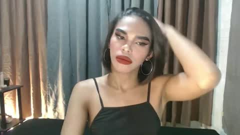 Snapshot of neomi_hardcock chatting on February 8, 6:00 pm neomi online show from February 8, 6:00 pm