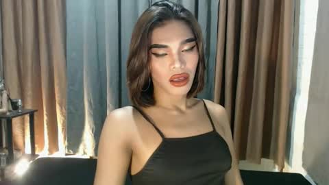 Snapshot of neomi_hardcock chatting on February 11, 2:44 pm neomi online show from February 11, 2:44 pm