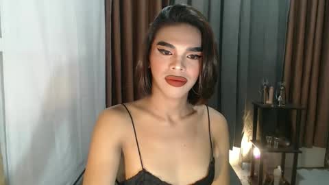 Snapshot of neomi_hardcock chatting on February 18, 4:25 pm neomi online show from February 18, 4:25 pm