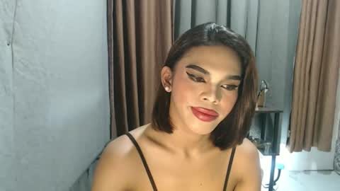 neomi online show from April 7, 3:45 pm