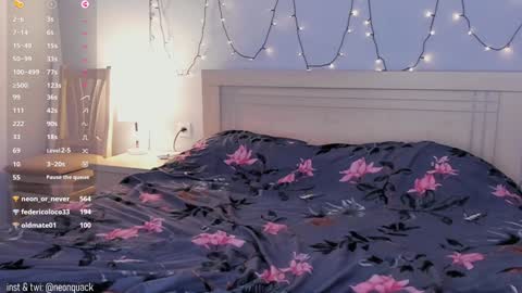 Snapshot of neonquack chatting on December 16, 1:54 pm Riley online show from December 16, 1:54 pm