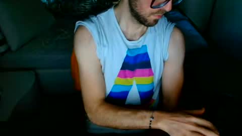 Snapshot of nerchia_89 chatting on June 19, 4:33 pm Nerchia89 online show from June 19, 4:33 pm