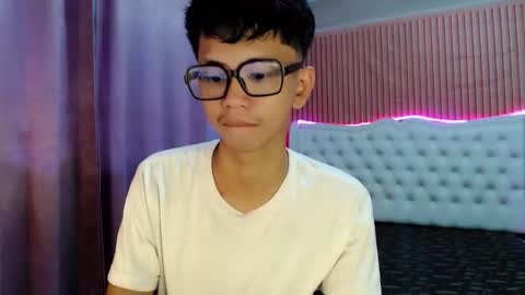 Snapshot of nerdy_nate chatting on May 31, 10:00 pm Ethan online show from May 31, 10:00 pm