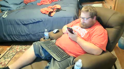 Snapshot of nerdychub4fun chatting on October 5, 2:10 am nerdychub4fun online show from October 5, 2:10 am