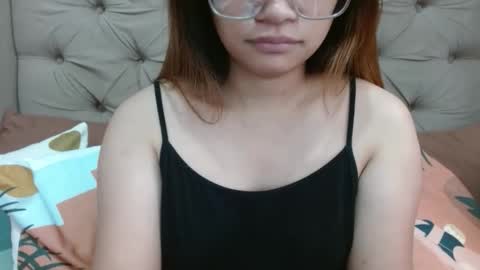 nerdysweetpinay online show from September 17, 2:46 am