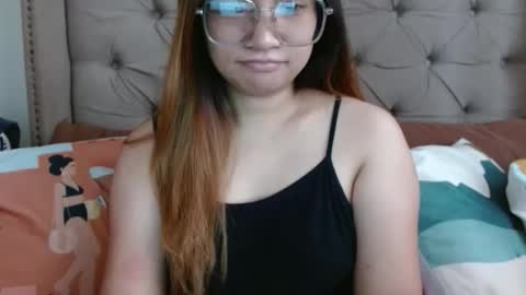 nerdysweetpinay online show from October 4, 1:25 am