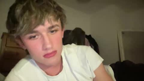 nerdytwink18 online show from February 12, 10:05 pm