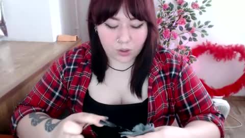 nereia online show from May 27, 5:32 pm