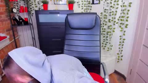 Snapshot of nero_asta chatting on November 30, 11:03 am nero_asta online show from November 30, 11:03 am