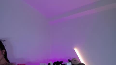 Snapshot of nesuko_evil chatting on May 9, 8:58 pm Marie online show from May 9, 8:58 pm