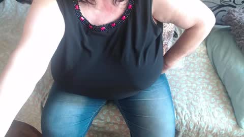 Lilly  online show from May 24, 4:39 am