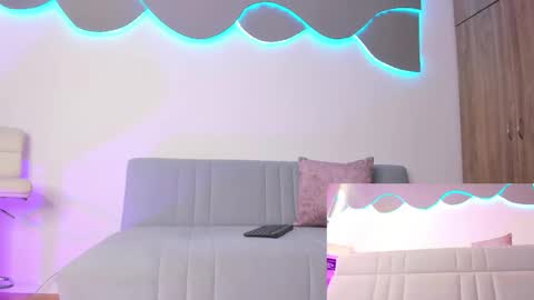 Snapshot of newbarbiedolly chatting on November 25, 6:19 pm ximena online show from November 25, 6:19 pm