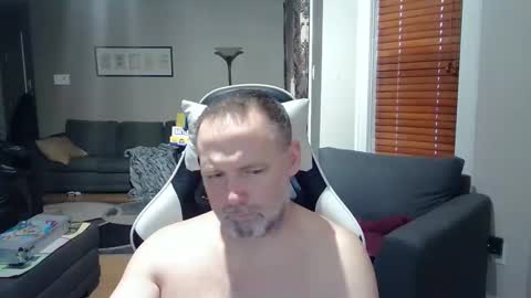 Snapshot of newvvorld chatting on March 5, 9:59 pm NewWorld online show from March 5, 9:59 pm