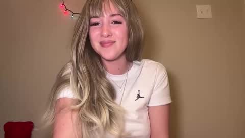 Lauren online show from February 25, 12:15 pm