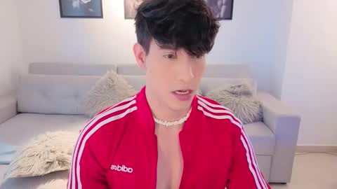   online show from February 3, 8:25 pm