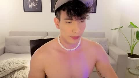   online show from June 8, 9:37 pm