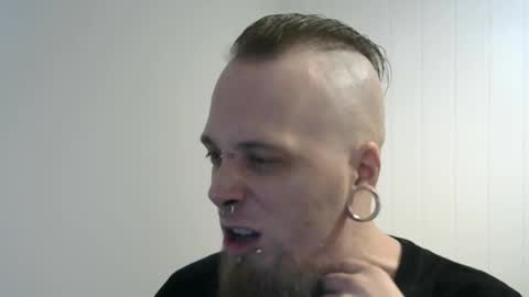 Snapshot of nezvers chatting on February 10, 6:56 pm YouPick online show from February 10, 6:56 pm