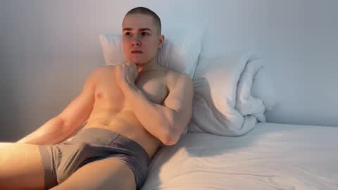 Snapshot of nfeibk chatting on February 6, 1:54 am Adrian Von Ziegler online show from February 6, 1:54 am