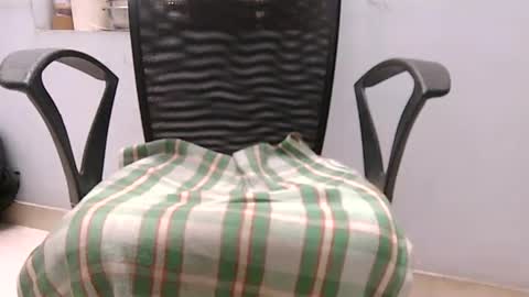 Snapshot of nglshown chatting on February 20, 6:10 am nglshown online show from February 20, 6:10 am