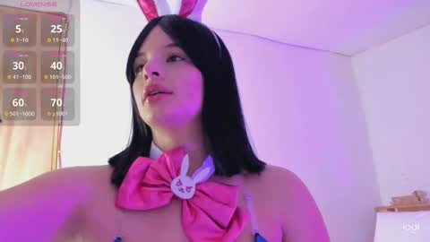 nia_16 online show from October 31, 10:33 pm