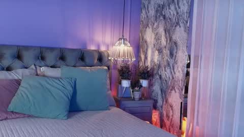 Snapshot of nia__s chatting on December 16, 11:59 am Nia online show from December 16, 11:59 am