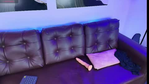 Nia Blum online show from November 1, 3:30 am