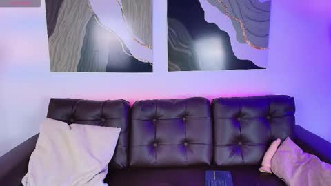 Nia Blum online show from November 19, 3:17 am