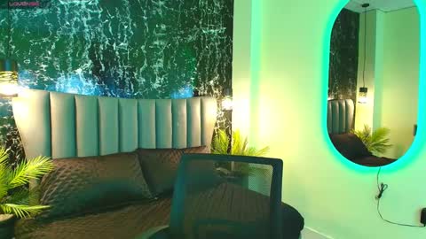 nia_starkx online show from September 12, 4:51 pm